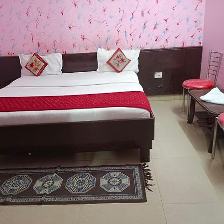 Airport Hotel Pariksheet Inn New Delhi Exteriör bild