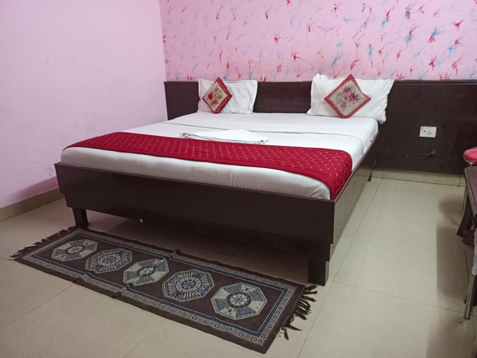Airport Hotel Pariksheet Inn New Delhi Exteriör bild