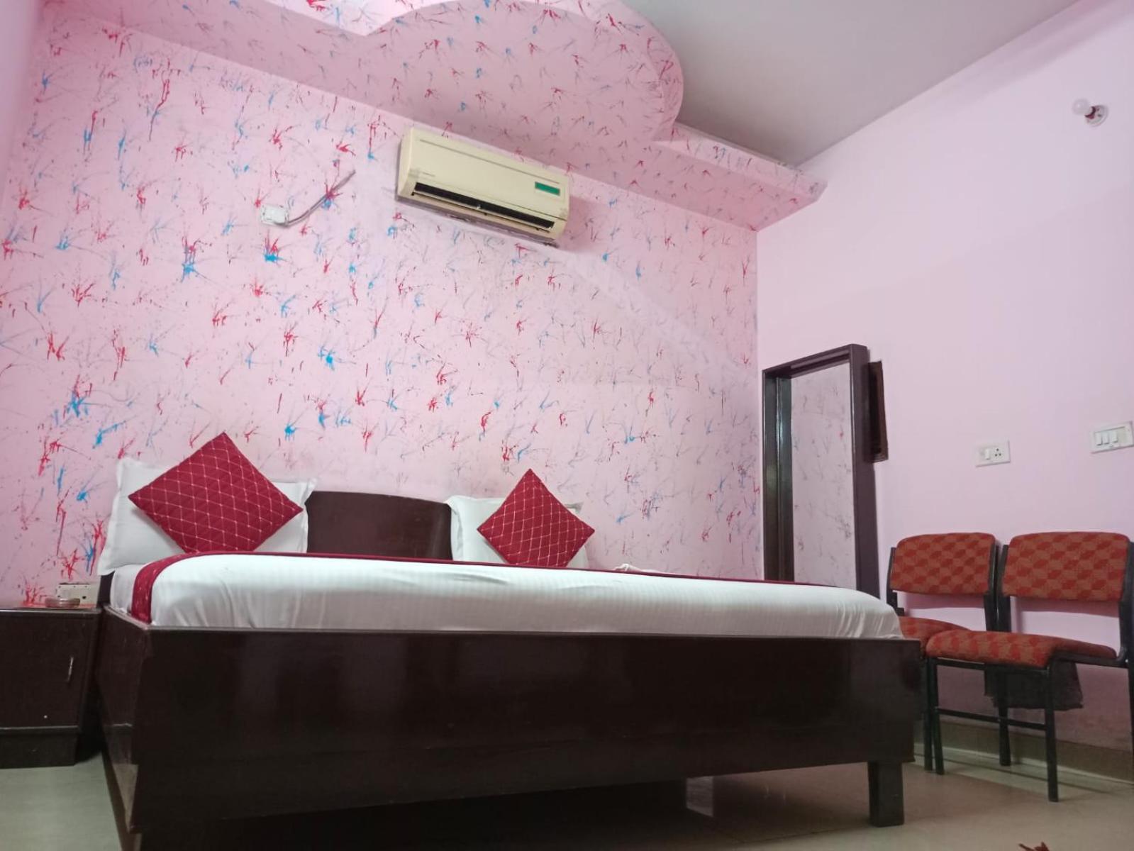 Airport Hotel Pariksheet Inn New Delhi Exteriör bild