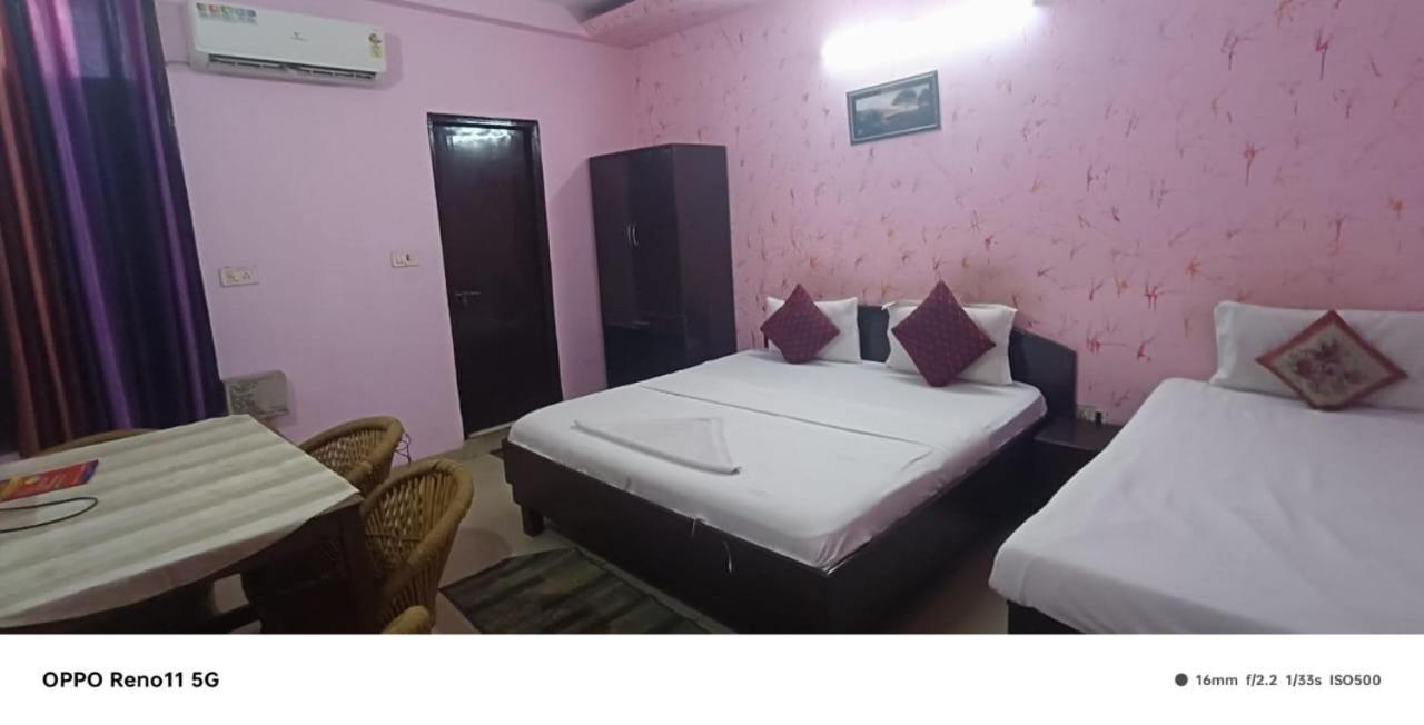 Airport Hotel Pariksheet Inn New Delhi Exteriör bild