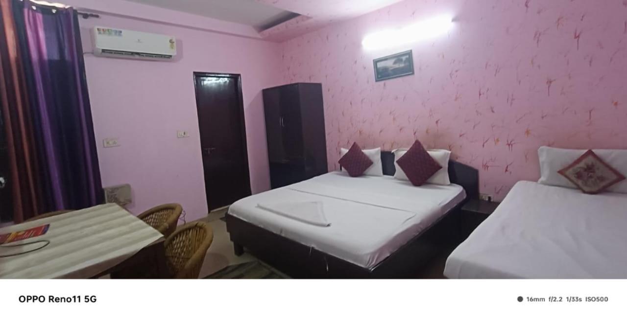 Airport Hotel Pariksheet Inn New Delhi Exteriör bild