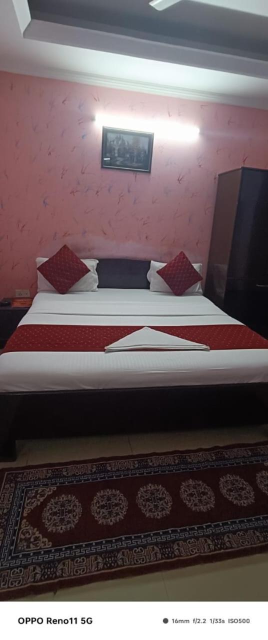 Airport Hotel Pariksheet Inn New Delhi Exteriör bild