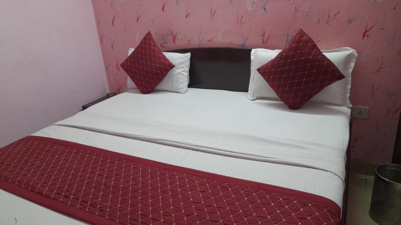Airport Hotel Pariksheet Inn New Delhi Exteriör bild